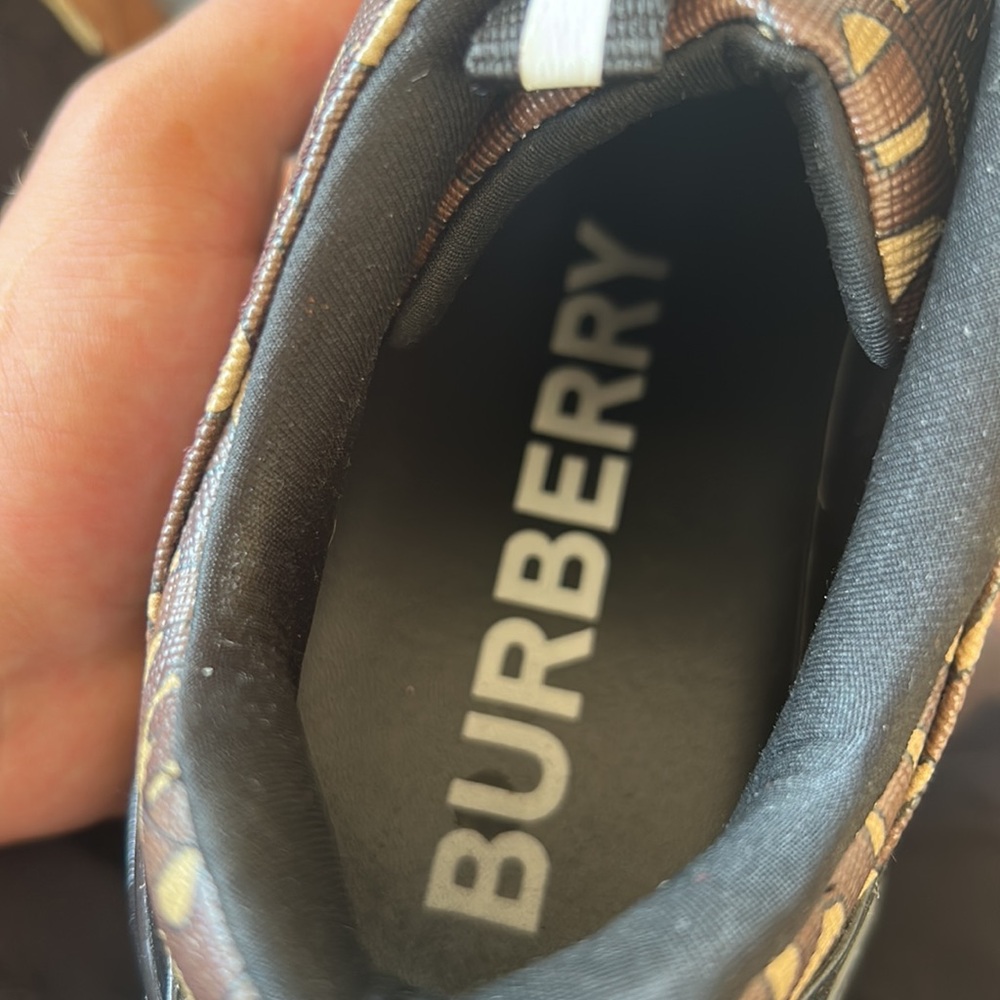 Burberry Sneakers - Picture 6 of 7